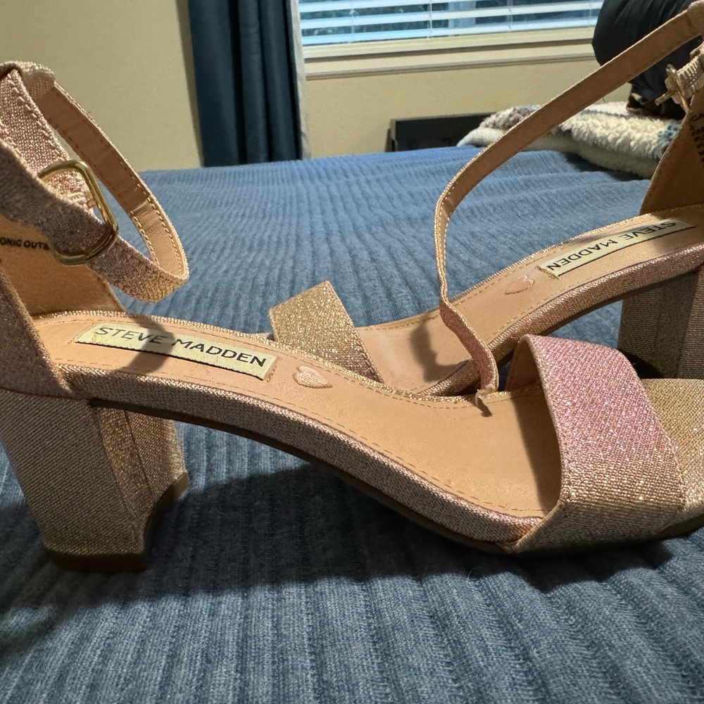 STEVE MADDEN | Glitter pink sandal, size 2